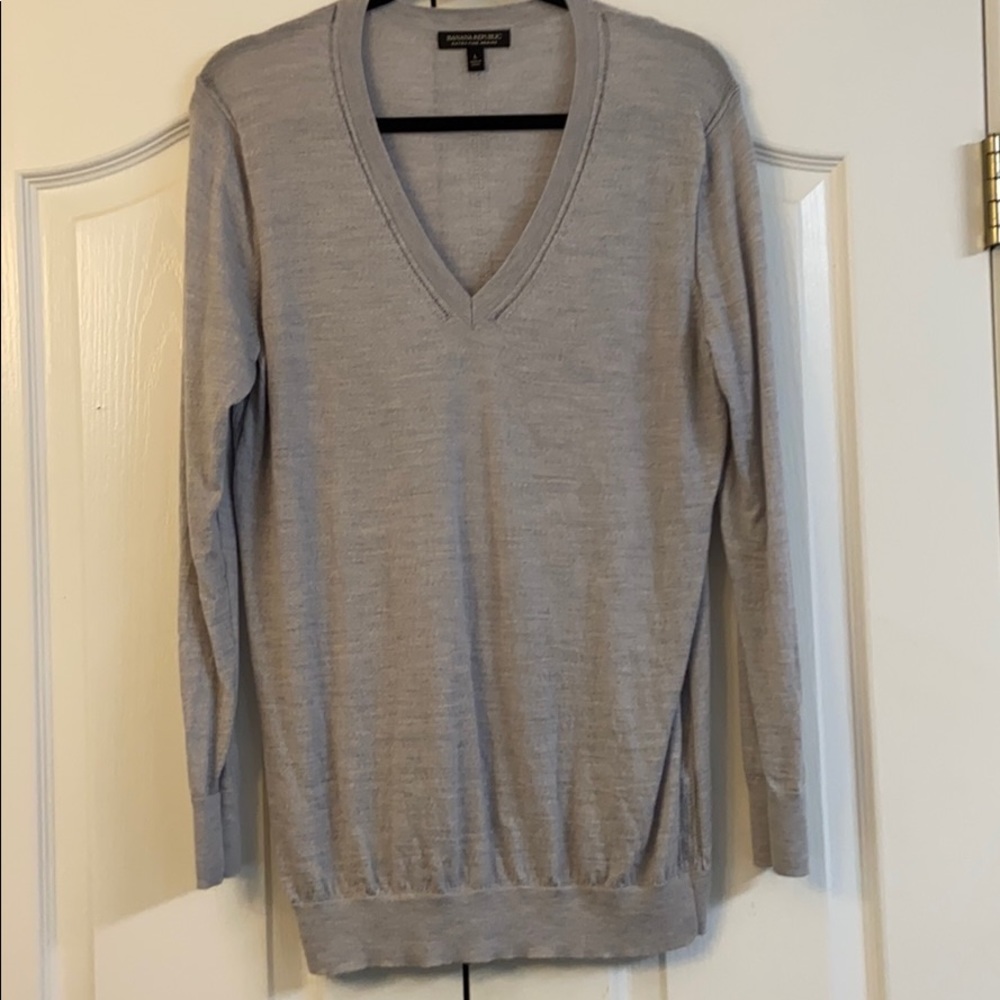 Banana Republic extra fine merino v-neck sweater